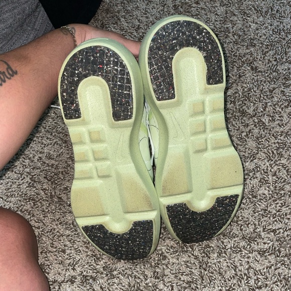 Nike crater impact - Picture 3 of 5